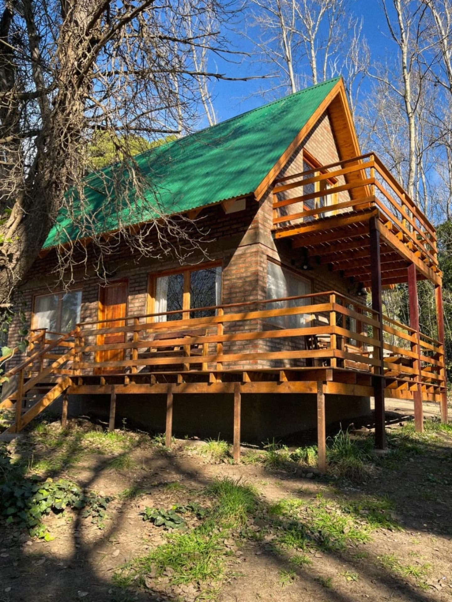 La Rubina rodeada de vegetacion en la loma